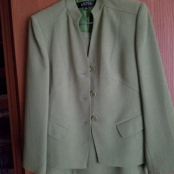 Kasper Two Pc Skirt Suit Size 12P - Picture 1 of 6